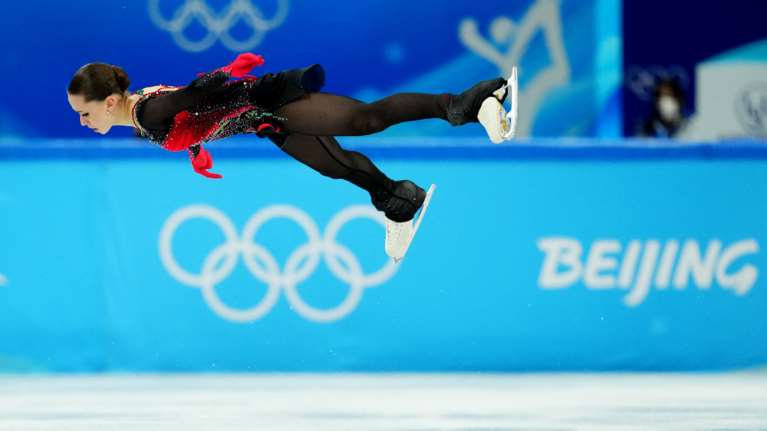 Εγινε σταρ μόλις στα 15 της: Η Ρωσίδα Καμίλα Βαλίεβα τρέλανε τον πλανήτη με το απίστευτο τετραπλό άξελ