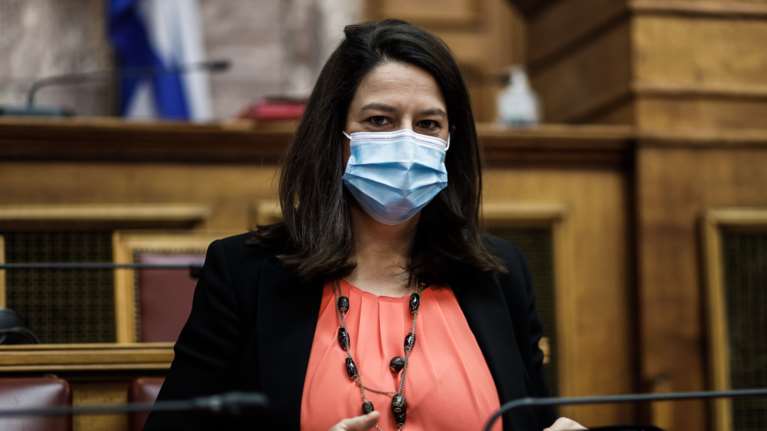 Κεραμέως για επίθεση στο γραφείο της: Δεν πτοούμαστε, δεν εκβιαζόμαστε