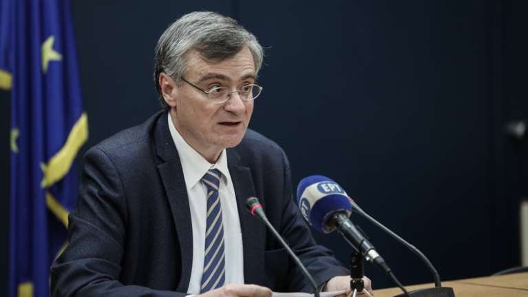 Ηχηρή επανεμφάνιση Τσιόδρα: Καμπανάκι για 1.000 διασωληνωμένους τον Μάιο - Νόσησε το 10% των Ελλήνων ως τον Δεκέμβρη