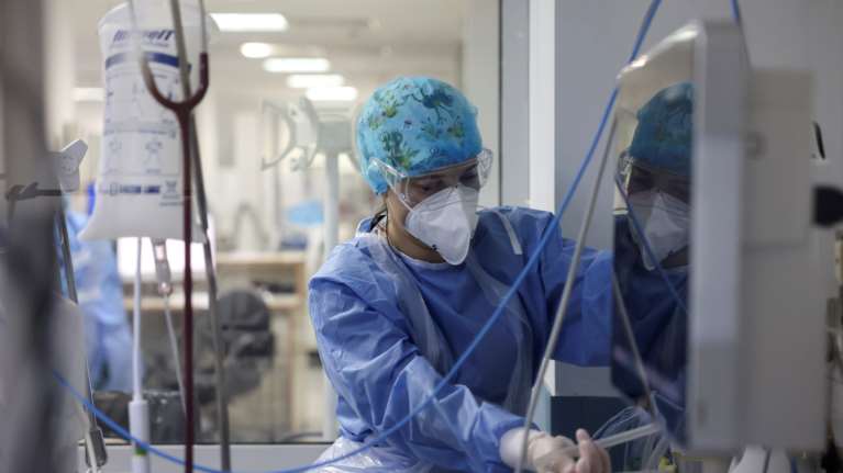 Αγωνία στην Πάτρα: Στη ΜΕΘ 15χρονη με επιπλοκές στην καρδιά λόγω κορονοϊού