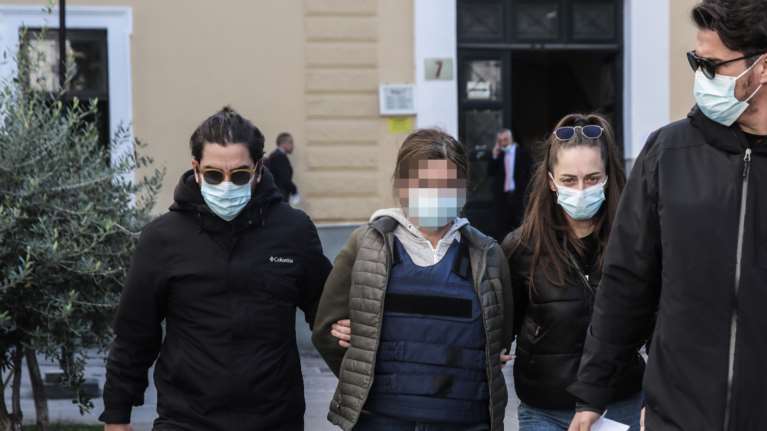 Χαλάνδρι-Ανατριχιαστικές μαρτυρίες: "Μου είχε αποκαλύψει την πρόθεσή της να σκοτώσει τον γιατρό" - Αποσωληνώθηκε ο 68χρονος