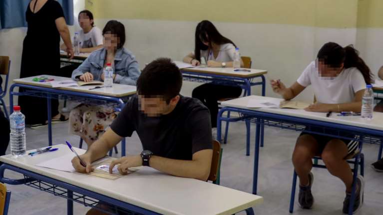 Πανελλήνιες 2021: Οι υποψήφιοι των ΕΠΑΛ εξετάζονται σε Ηλεκτροτεχνία 2, Αρχιτεκτονικό Σχέδιο, Ναυτικό Δίκαιο