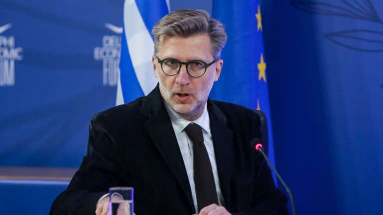 Σκέρτσος: Μόνο διά ζώσης φέτος η εκπαίδευση - Σε λίγες ημέρες οι ανακοινώσεις για την τρίτη δόση εμβολίου