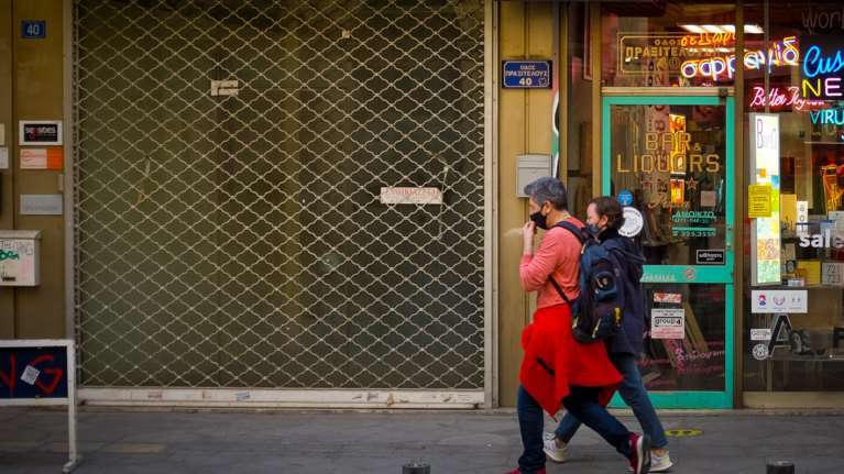 Βασιλακόπουλος: Να ανοίξουν τα μικρά μαγαζιά για να μειωθούν οι μεταδόσεις στα σπίτια