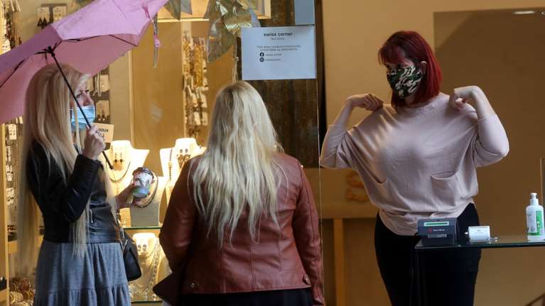 Προειδοποίηση Παπαθανάση: Αν υπάρξει συνωστισμός θα επιστρέψουμε στο click away