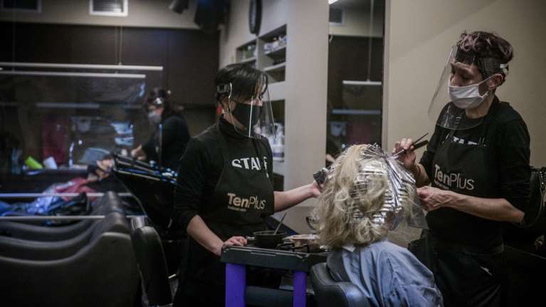 Σταμπουλίδης: Δεν θα ανοίξουν κομμωτήρια και κέντρα αισθητικής στις &quot;κόκκινες&quot; περιοχές