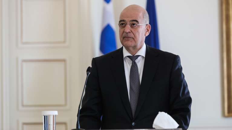 Διπλωματικός πυρετός: Ο Δένδιας ενημερώνει τους εκπροσώπους των κομμάτων