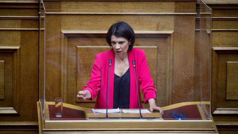 Η Ελευθεριάδου του ΣΥΡΙΖΑ μιλά για "πολιτικούς κρατούμενους" στην Ελλάδα - ΝΔ: Τον Κουφοντίνα εννοεί;