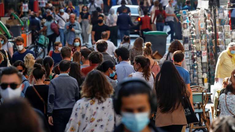 Κορονοϊός: Λονδίνο και Παρίσι μπαίνουν σε &quot;καραντίνα&quot; - Γιατί δεν θα απαγορευτεί η κυκλοφορία στην Αθήνα