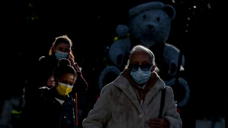 Τζανάκης: Να κάνουμε ρεβεγιόν με μάσκες και rapid test