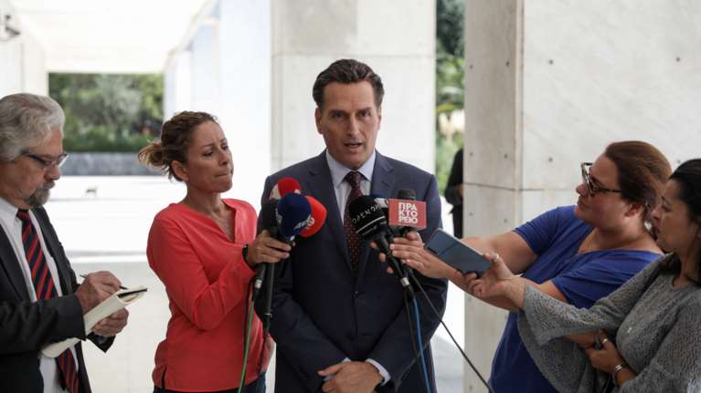 Δημητρακόπουλος: Πότε δεν θεωρείται αδίκημα το σεξ με 15χρονα παιδιά