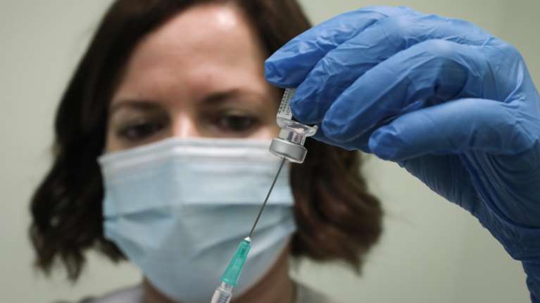 Η Ελλάδα στις 6 χώρες της ΕΕ που χρησιμοποίησαν πάνω από το 80% των εμβολίων που παρέλαβαν