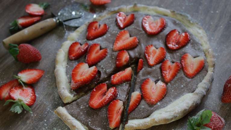 Συνταγή για γλυκιά πίτσα - Πανεύκολη και με απλά υλικά, θα σας ξετρελάνει