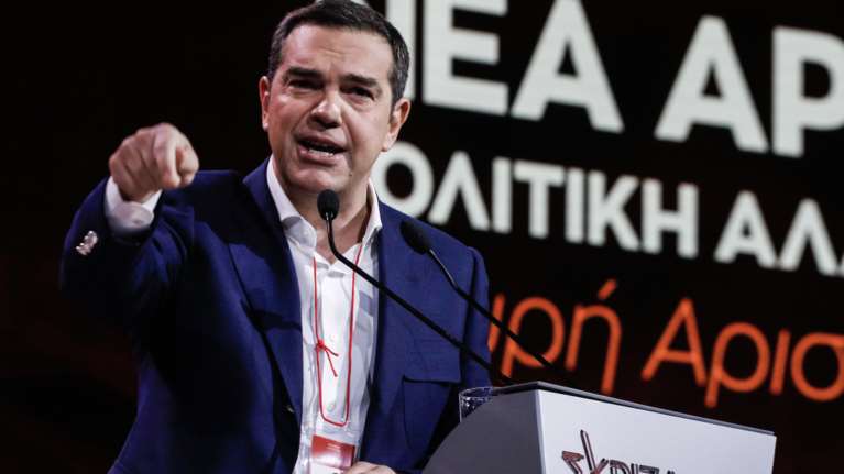 ΣΥΡΙΖΑ: Εκρηκτικό το κλίμα - &quot;Σχέδιο εκδίωξής&quot; της βλέπει η Ομπρέλα