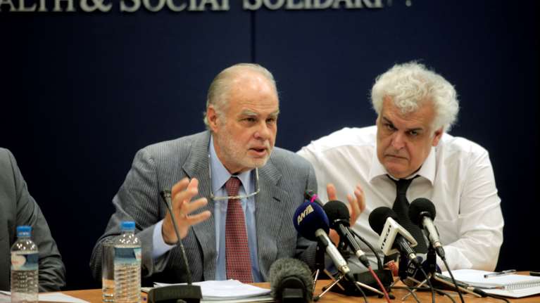 Καθηγητής Κίττας: Ο κορονοϊός μεταλλάσσεται και θα μεταλλάσσεται συνέχεια