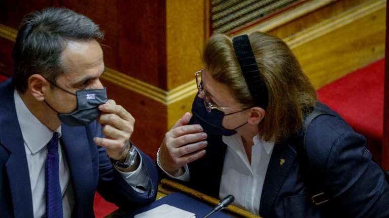 Γιατί το Μαξίμου εξακολουθεί να στηρίζει τη Μενδώνη μέχρι τέλους - Αναμένεται παρέμβαση Μητσοτάκη