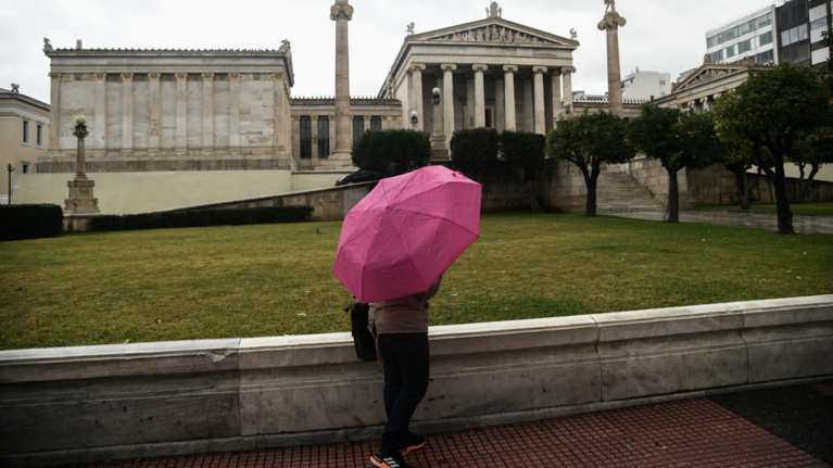 Μεταβολή του καιρού με λασποβροχή, μποφόρ και... θερμοκρασίες έως 22 βαθμούς
