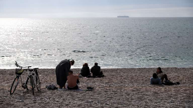 Καιρός: Μικρή άνοδος της θερμοκρασίας - Πού θα σημειωθούν τοπικές βροχές