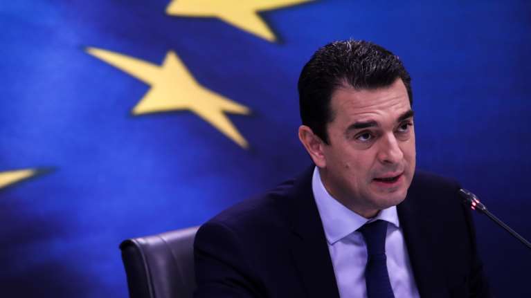 Σκρέκας: Δεν θα αφήσουμε απροστάτευτους τους καταναλωτές μέσα στην ενεργειακή κρίση - Τα μέτρα της κυβέρνησης