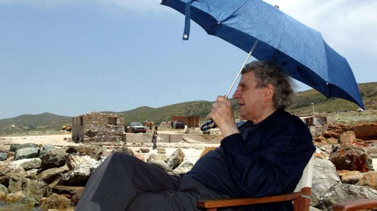 Ανοιξαν οι διαθήκες του Μίκη Θεοδωράκη: Η &quot;οδηγία&quot; για το ραδιόφωνο του Νίκου Κουρή και το σπίτι ως μουσείο