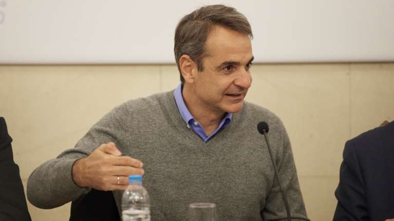 Σπάνια φωτογραφία: Ο Κυριάκος Μητσοτάκης στα πρώτα του γενέθλια - Σβήνει το κεράκι της τούρτας του