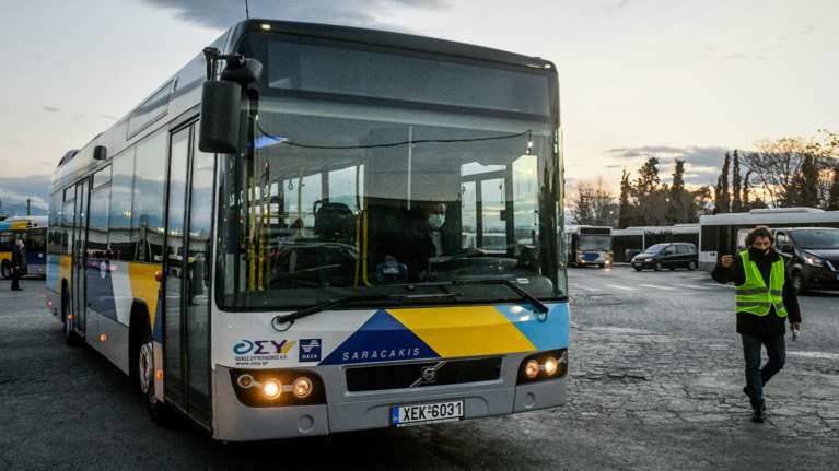 Εργατική Πρωτομαγιά σε δύο δόσεις: Ποιοι απεργούν σήμερα, ποιοι την Πέμπτη - Πώς κινούνται τα ΜΜΜ