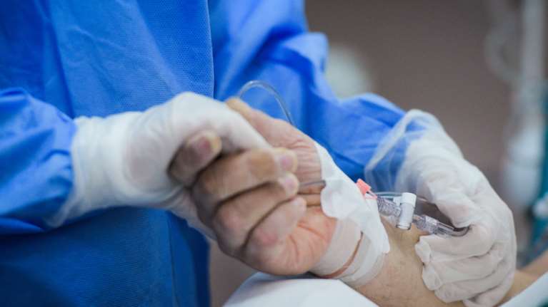 Κορονοϊός: Σοκ με 71 θανάτους σε ένα 24ωρο - 1.698 νέα κρούσματα, 392 οι διασωληνωμένοι