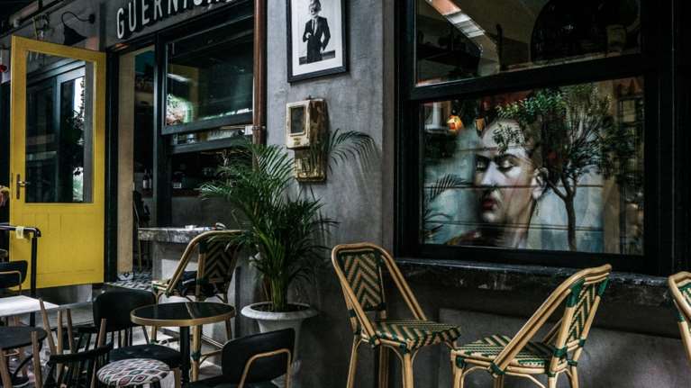 Σηκώνει ρολά η εστίαση τη Δευτέρα του Πάσχα - Τα μέτρα και οι κανόνες λειτουργίας