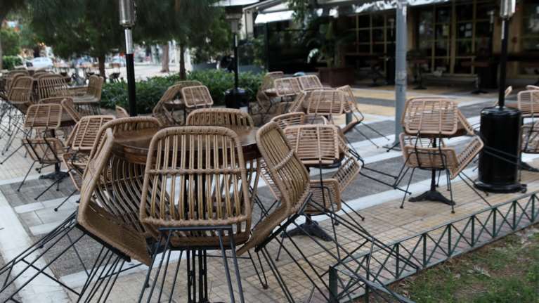 Αυτές είναι οι επιχειρήσεις και τα επαγγέλματα που δικαιούνται αναστολή σύμβασης και αποζημίωση 534 ευρώ [λίστα]