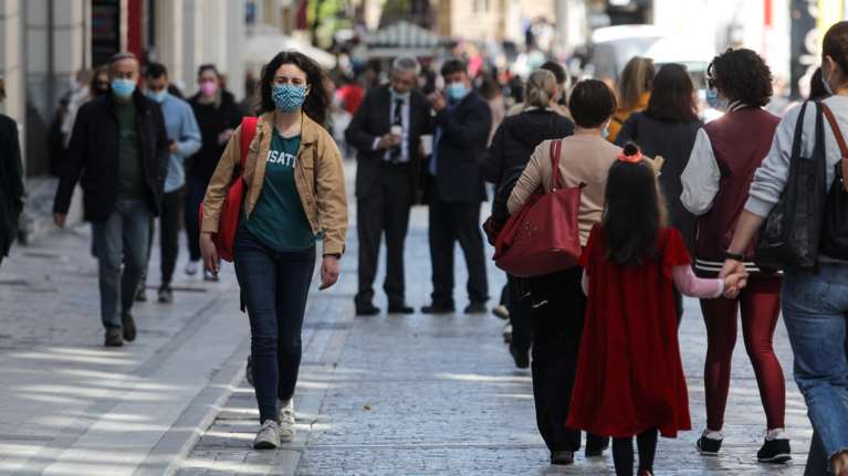 Εφιάλτης για 13χρονη και 14χρονη στην Ερμού - Έπεσαν θύματα σεξουαλικής επίθεσης από δύο αδίστακτους 28χρονους