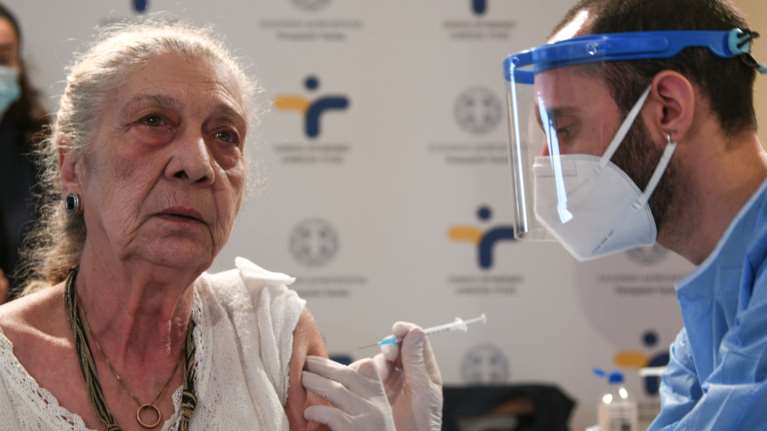 Ο μακρύς δρόμος για την ανοσία της αγέλης: Στο 10% η εμβολιαστική κάλυψη στην Ελλάδα - Γιατί είναι κρίσιμος ο Απρίλιος