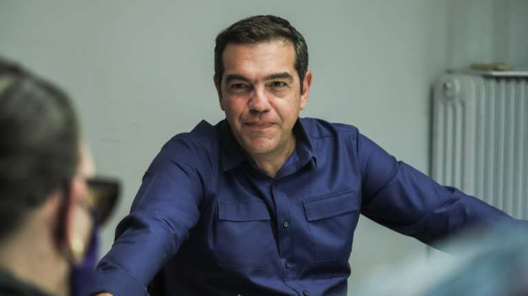 ΣΥΡΙΖΑ: Ο Τσίπρας εδώ και έξι χρόνια νοικιάζει το ίδιο εξοχικό σπίτι στα Λεγραινά - Δεν αγόρασε καμία βίλα