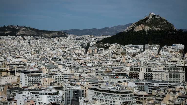 Στα ύψη οι τιμές των ενοικίων: Έως 30% οι αυξήσεις στο κέντρο της Αθήνας