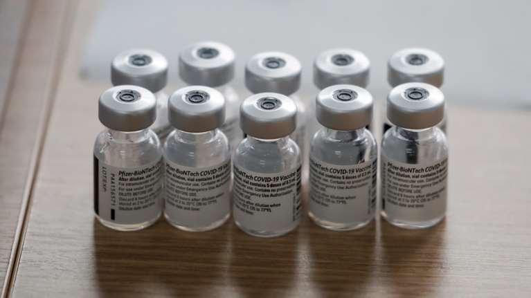 Η Pfizer ξεκινά κλινικές δοκιμές για το εμβόλιο σε παιδιά κάτω των 12 ετών