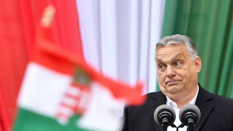 Εκλογές στην Ουγγαρία: &quot;Το δίλημμα είναι πόλεμος ή ειρήνη&quot; - Πώς ο Όρμπαν ωφελείται από τον πόλεμο στην Ουκρανία