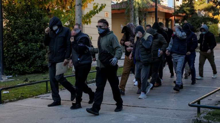 Φάμπρικα ελληνοποιήσεων: Με 3 ανώνυμες επιστολές το βαθύ λαρύγγι "Γιώργος Παπαδόπουλος" αποκάλυψε το κύκλωμα των αστυνομικών