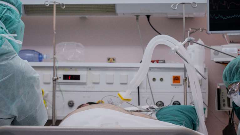 Πρόβλεψη Σωτήρη Τσιόδρα: Στους 800 οι διασωληνωμένοι στα μέσα Δεκεμβρίου