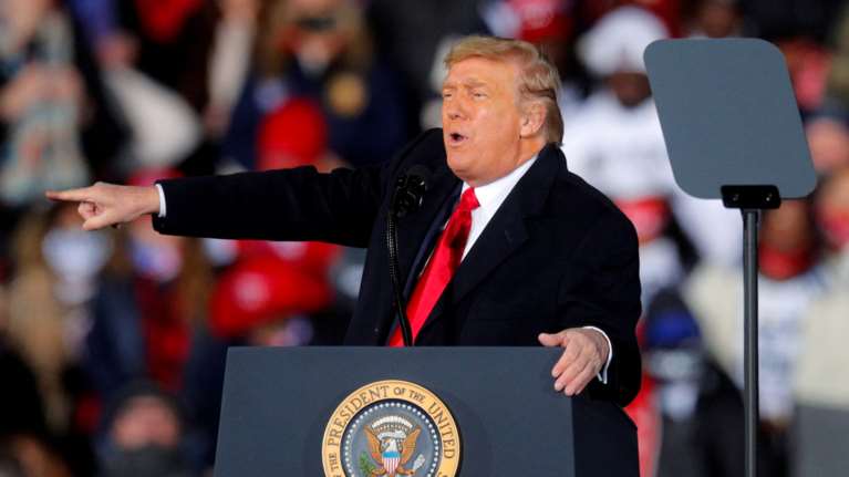 Ο Τραμπ δεν αποκλείει το ενδεχόμενο να είναι ξανά υποψήφιος για την προεδρία το 2024