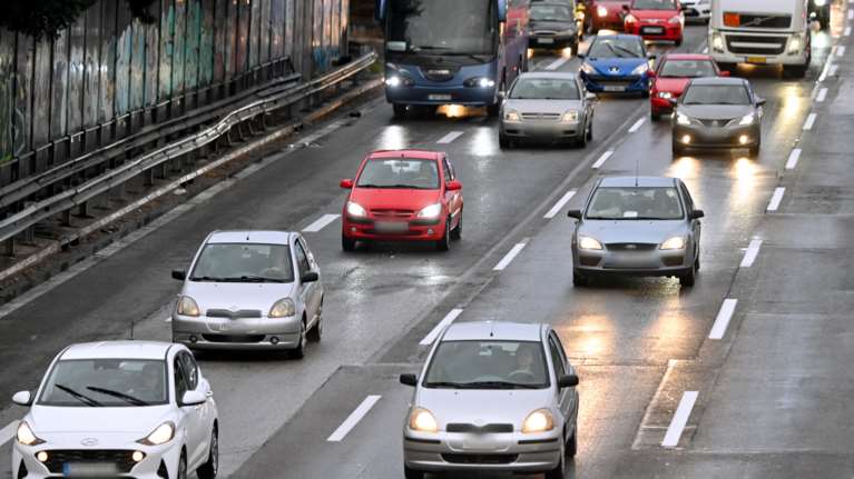 Διευκρινίσεις για τα τέλη κυκλοφορίας: Για ποιους &quot;κουρεύονται&quot;, ποιοι πληρώνουν κανονικά