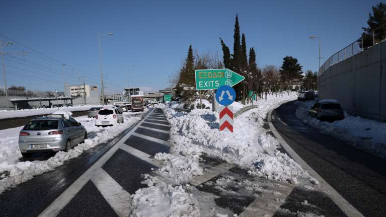 Μαρτυρία για το χάος στην Αττική Οδό: &quot;Μας έλεγαν ότι είναι παράνομο να αφήσουμε εκεί το αυτοκίνητο&quot;