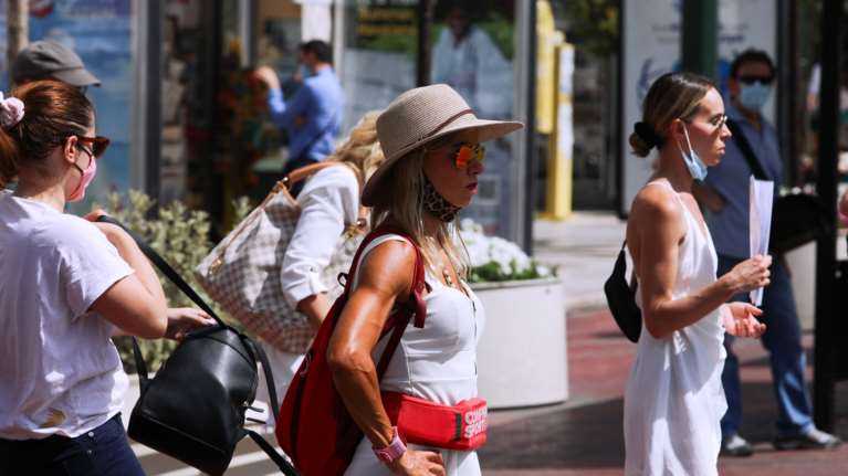 Meteo: &quot;Καμίνι&quot; η χώρα για τρίτη ημέρα - Τους 42 βαθμούς αγγίζει ο υδράργυρος