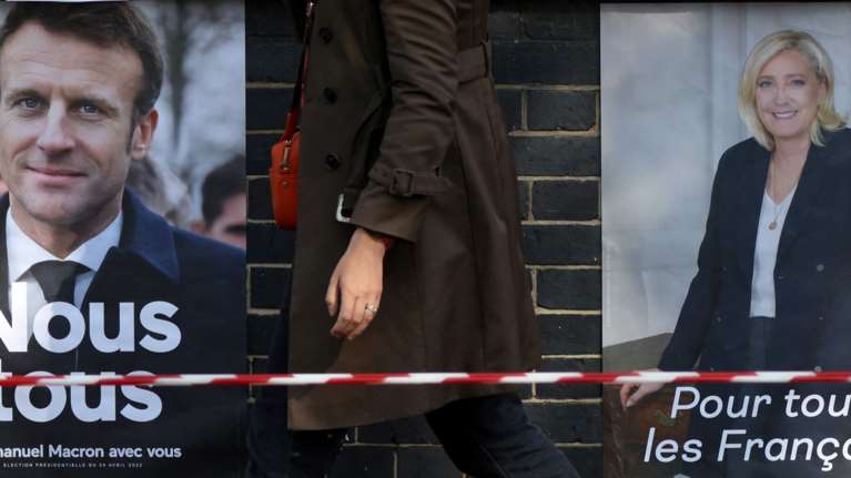 Γαλλικές εκλογές: Χαμηλότερη σε σχέση με το 2017 η προσέλευση στις κάλπες - Νίκη Μακρόν δείχνουν οι δημοσκοπήσεις
