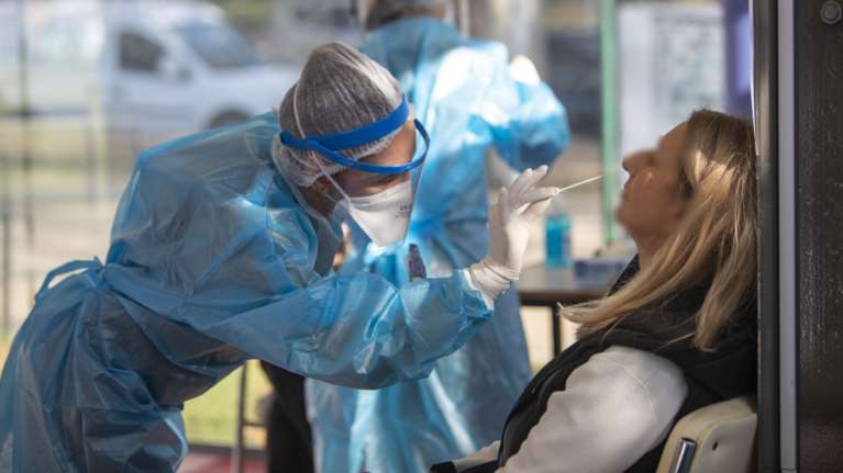 Μεγάλη ανησυχία από νέο στέλεχος του κορονοϊού - Εξαπλώνεται στην Ευρώπη