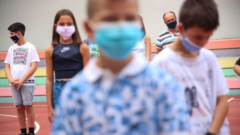 Κορονοϊός: Πώς θα χορηγείται η άδεια ειδικού σκοπού σε περίπτωση αναστολής λειτουργίας σχολείων