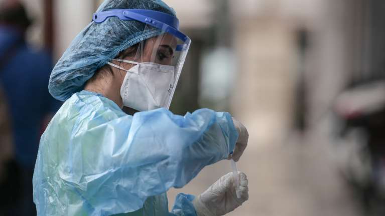 Κορονοϊός - Λουκίδης: Μεγάλη ανησυχία για τη Δυτική Αττική - Το πρόβλημα της οικογενειακής διασποράς