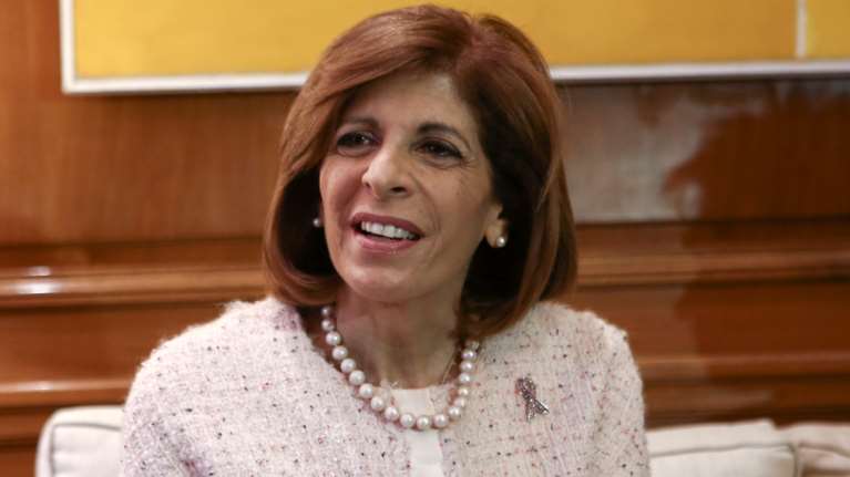 Επίτροπος Κυριακίδου: Η ΕΕ διαπραγματεύεται με δύο ακόμη εταιρείες για εμβόλια