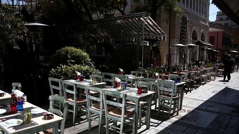 Κορονοϊός - Αντιπρόεδρος ΕΟΔΥ: Δεν αποκλείεται το κλείσιμο της εστίασης στις 10 το βράδυ