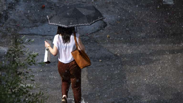 Καιρός: Φθινόπωρο... μες στο καλοκαίρι - Πού θα σημειωθούν σήμερα καταιγίδες
