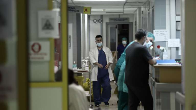 Νοσοκομείο Αμαλιάδας: Σε καραντίνα 18 γιατροί και νοσηλευτές - Χειρουργήθηκε ασυμπτωματικός ασθενής