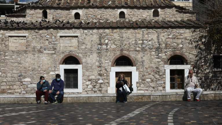 Επιτροπή λοιμωξιολόγων: Καμία εισήγηση για χαλάρωση των μέτρων - Την επόμενη εβδομάδα η απόφαση για το λιανεμπόριο